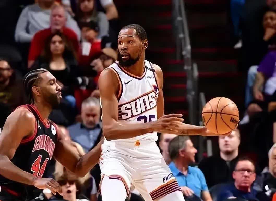 76人鏖战雄鹿B队,戈贝尔一己之力扛起全队 76人鏖战雄鹿B队,戈贝尔一己之力扛起全队