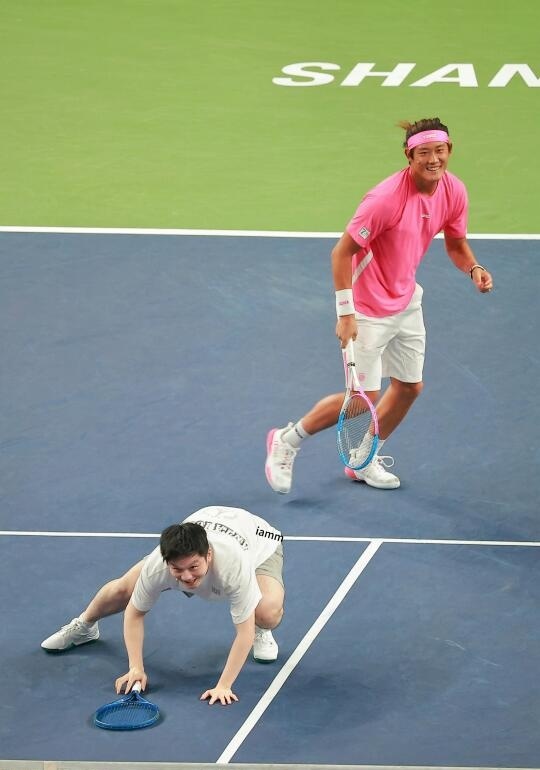 意大利网球队碾压法国网球队,费德勒完成帽子戏法的简单介绍 意大利网球队碾压法国网球队,费德勒完成帽子戏法的简单介绍