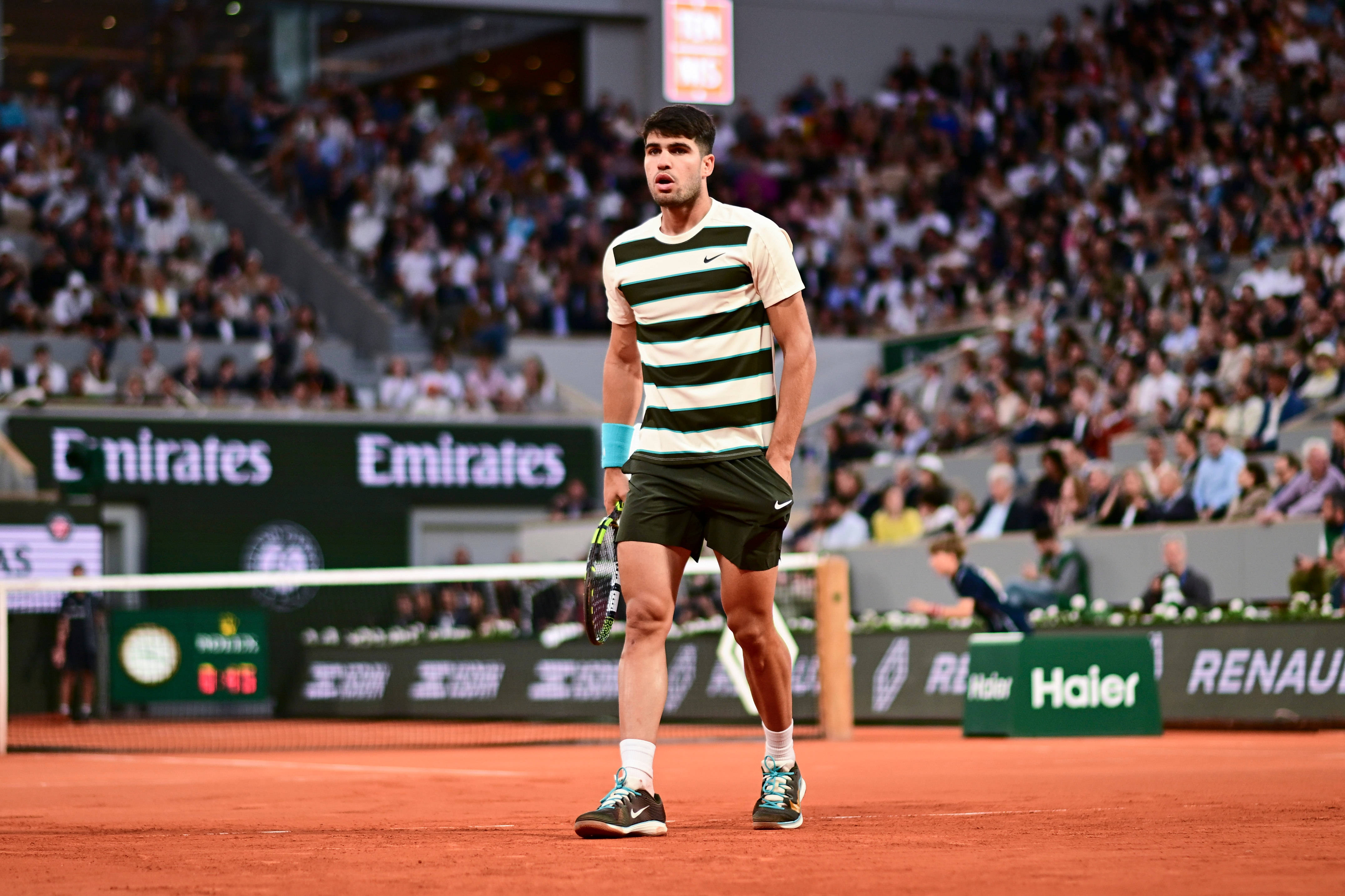 法国网球队绝杀英国网球队，阿尔卡拉斯统治全场的简单介绍