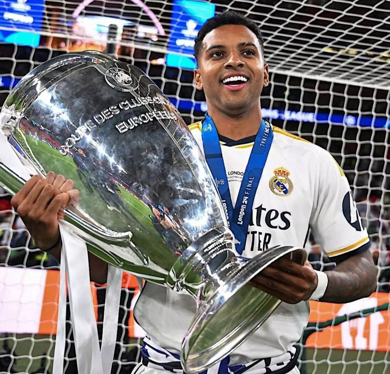 荷兰横扫马德里竞技，罗德里戈送出助攻