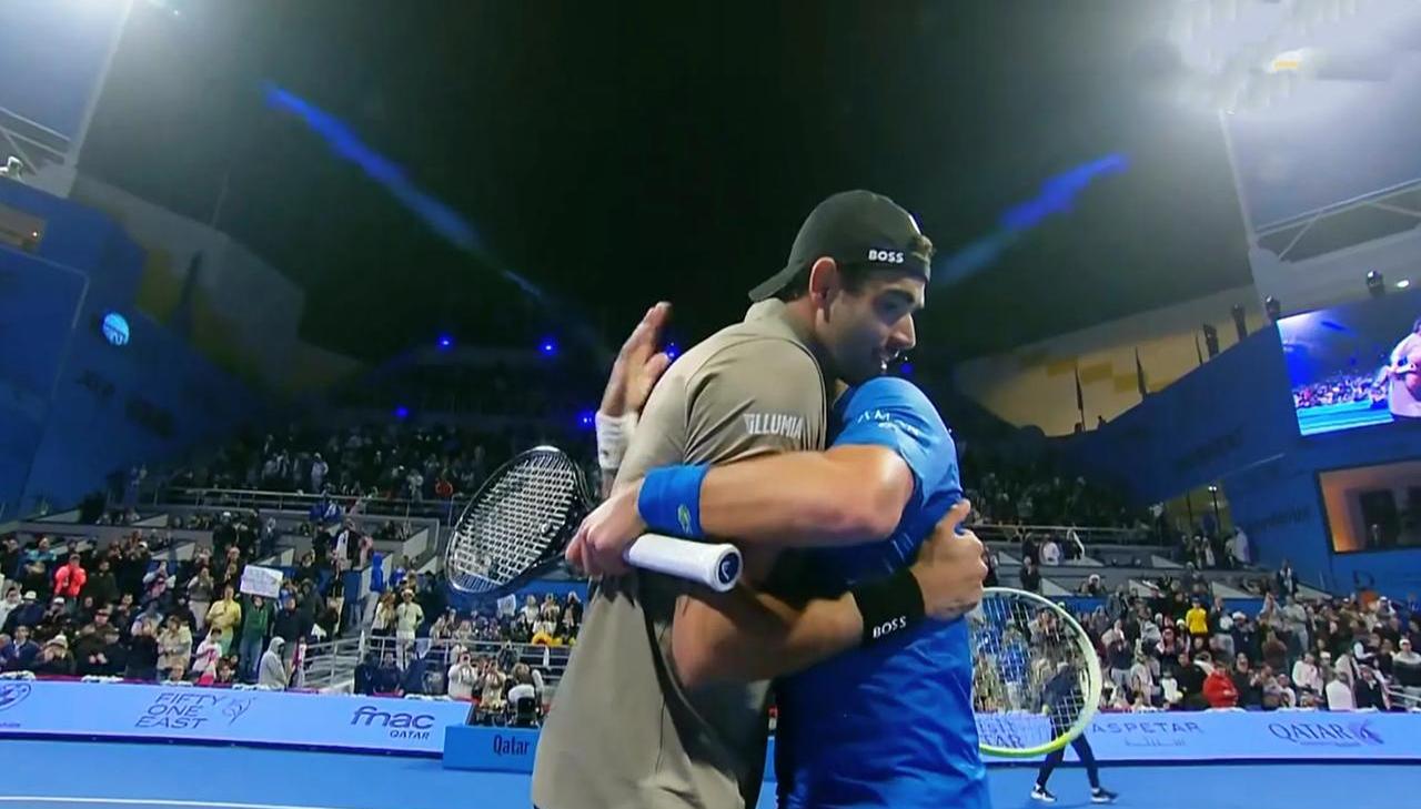 开云体育官网-德国网球队鏖战法国网球队，德约科维奇三分雨点燃全场